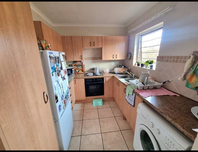 2 BEDROOM TOWNHOUSE FOR SALE IN MONTANA TUINE